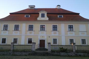 Zámek Bukovec (© Lubomír Čížek, 11/2010)