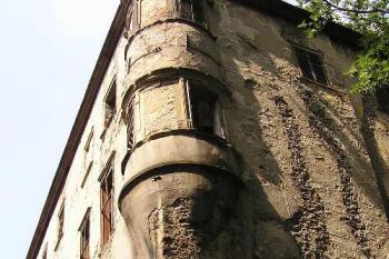 Jižní arkýř západního křídla zámku (© Jan P. Štěpánek 06/2006)