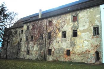 jižní křídlo ( © Ondřej Štěpánek 04/2007)