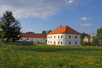 Kraselovský dvůr (© Eva Dlauhoweská, 07/2014)