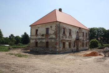 Obytné stavení od severozápadu ( © Ivan Grisa 07/2010)
