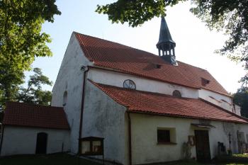 Kostel od jihu ( © Ivan Grisa 07/2010)
