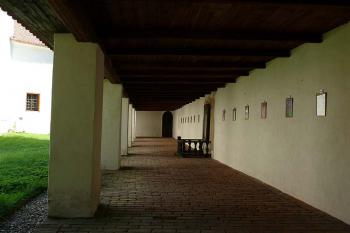 Ambit kolem kostela (© Jiří Cukr, 08/2010)