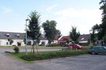 Letohrad - Nový dvůr - Pohled do dvora (© Ivo Rozehnal, 07/2010)