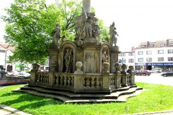 Mariánský sloup na náměstí v Žamberku ( © Pavel Vítek 05/2017)