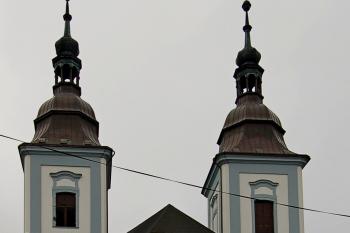 pohled na kostel zepředu (© Rodochrozit        , 01/2014)