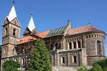 Kostel od jihovýchodu (© Ivan Grisa 07/2010)