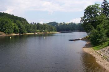 Pastviny – Pohled z hráze na horní přehradu (© Ivo Rozehnal, 07/2010)