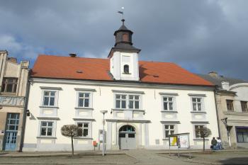 nová radnice v Počátkách ( © Milan Caha 07/2010)