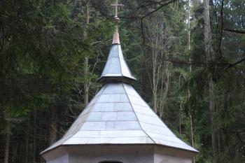 kaple nad pramenem sv. Markéty ( © Milan Caha 04/2010)
