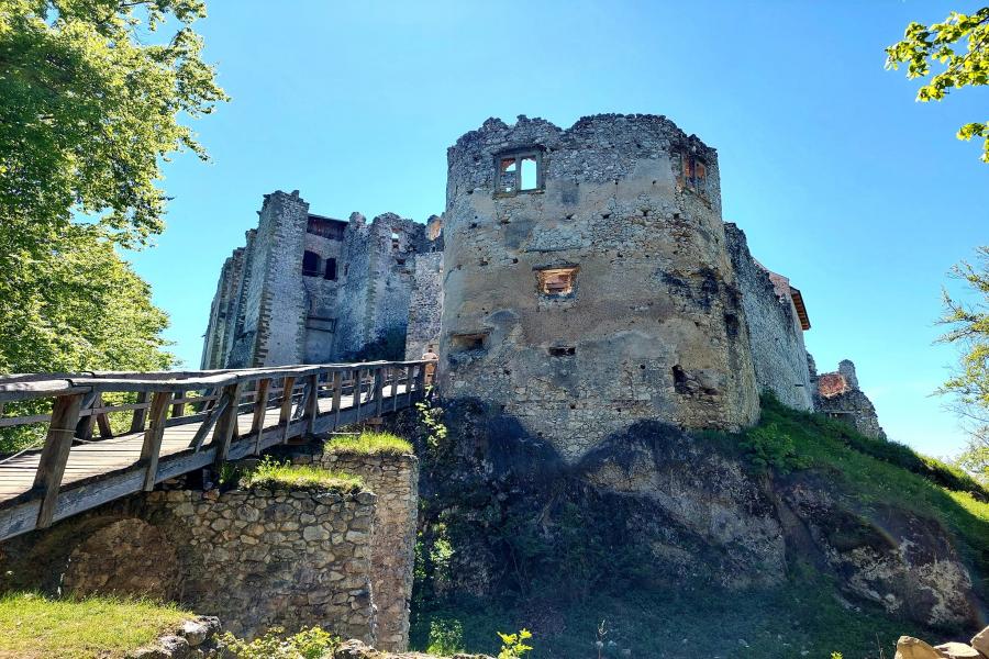 Uhrovec