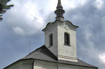 Průčelí kostela ( © Pavel Vítek 08/2010)