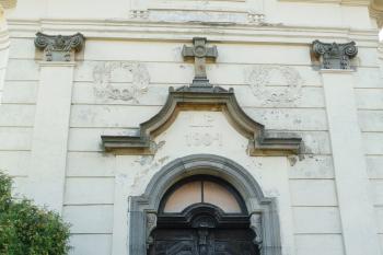 Západní portál ( © Ivan Grisa 08/2010)
