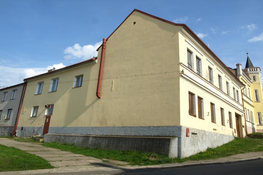 synagoga a židovská škola