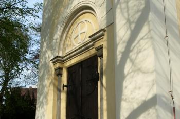 vstup v podvěží (© Milan Caha 05/2010)