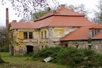 Pohled od jihovýchodu, stav na podzim 2010 (© Lukáš Pechánek, 10/2010)