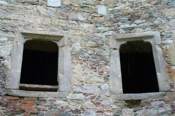 sedlové portály ve východní části zástavby (© zdeněk komínek, 09/2007)