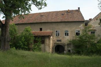 Tvrz Žehušice (© Martin Kabeláč, 06/2009)