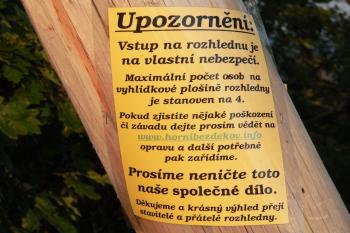 cedule upozornění (© Jan Bobek, 07/2010)
