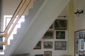 Výstava pro sezónu 2011 má název Pocta týnišťským malířům (© Adam Prokeš, 07/2011)