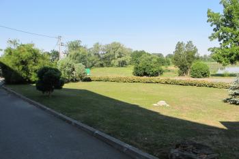 parčík před zámkem (© D Dohňanský, 07/2018)