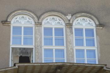 po rekonstrukci jeden z mála původních architekt. prvků (© D Dohňanský, 07/2018)