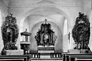 pohled do presbytáře na počátku 20. století ( © Antonín Podlaha: Soupis památek historických a uměleckých v Království Českém, sv. 37 Politický okres kralovický, Archaelogická komise při České akademii císaře Františka Josefa pro vědy, slovesnost a umění, Praha 1912)
