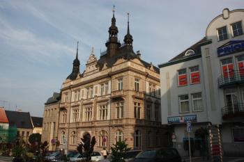 Spořitelna od jihovýchodu ( © Ivan Grisa 09/2010)