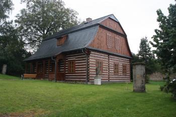 Kamenářský dům od severozápadu ( © Ivan Grisa 09/2010)