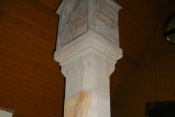 Mariánský sloup v kapli Kokešov (© Jiří Špaček, 05/2015)