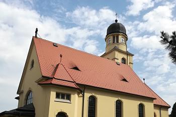 Kostel sv. Bonifáce v Dolním Hanychově ( © Simona Kidlesová 06/2019)