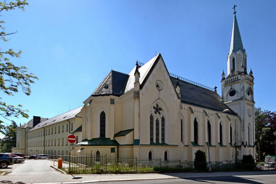 klášter voršilek s kostelem Božského srdce Páně