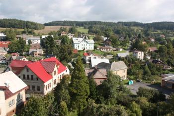 Pohled na severní část Bzí z kostelní věže ( © Ivan Grisa 09/2010)