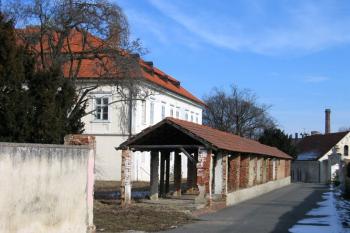 Pohled na zámek od západu ( © Pavel Vítek 03/2006)