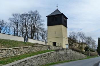 Merboltice - Středověká zvonice, V prosinci roku 2003 byl ze sbírky zakoupen zvon Kateřina (© František Kinař, 04/2015)