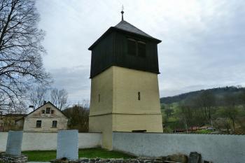 Merboltice - Středověká zvonice, V prosinci roku 2003 byl ze sbírky zakoupen zvon Kateřina (© František Kinař, 04/2015)