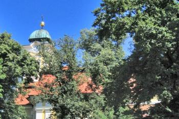 Kostel Všech svatých v Dobromilicích ( © Pavel Vítek 08/2010)