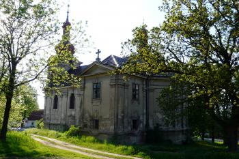 kostel od jihovýchodu (© Jaroslav Valečka, 05/2008)