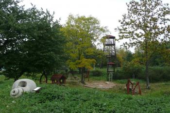 dětské hřiště, rozhledna  (© David Hamza, 10/2010)