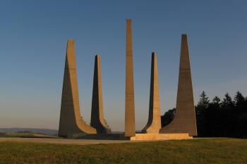 Památník Ploština (© Roman Zikmund, 9/2009)