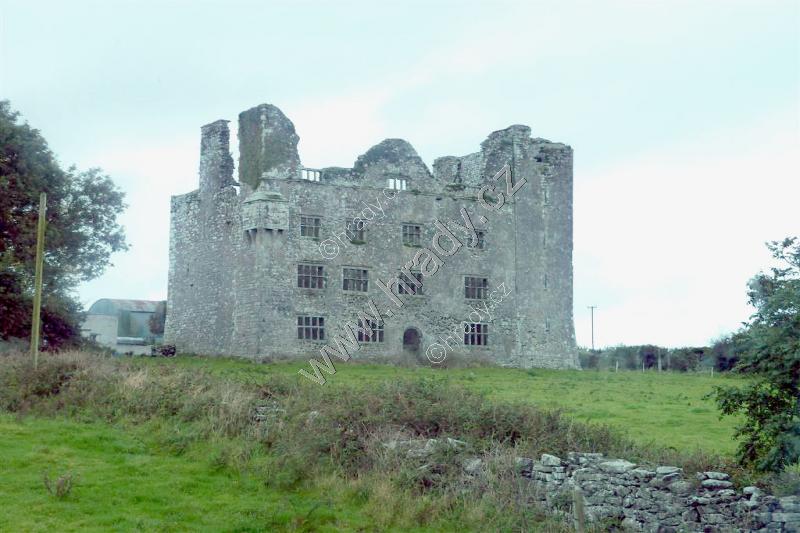 Leamaneh Castle