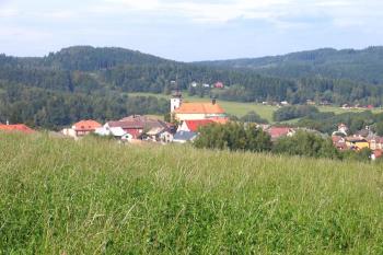 Kostel sv. Bartoloměje v Pecce ( © Pavel Vítek 9/2010)
