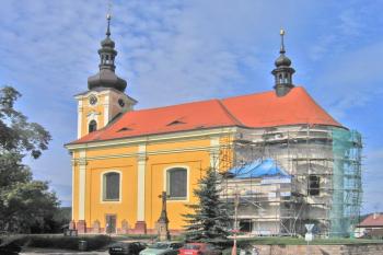 Kostel sv. Bartoloměje v Pecce ( © Pavel Vítek 9/2010)