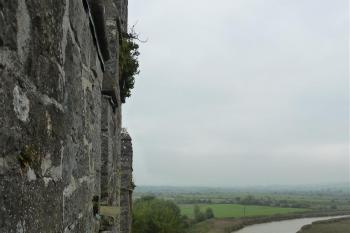 Výhled z jihovýchodní věže na sever a řeku Shannon (© Jan Ptáček, 10/2010)