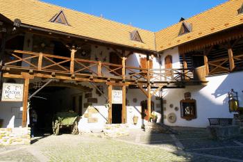 hrad Červený Újezd (© Petr Berka, 10/2010)