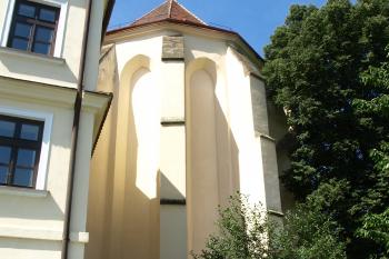 presbytář kostela ( © Milan Caha 09/2010)