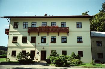 Zámek Dalečín (© Vlastislav Mareček, 07/2002)