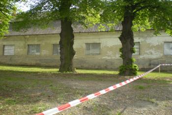 bývalá administrativní budova (© Ludmila Paščenková, 5/2010)