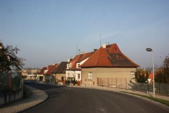 Čtyřdům v severní části Jarošovy ulice ( © Ivan Grisa 10/2010)