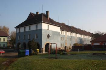 Činžovní dům v Husově ulici od jihozápadu ( © Ivan Grisa 10/2010)